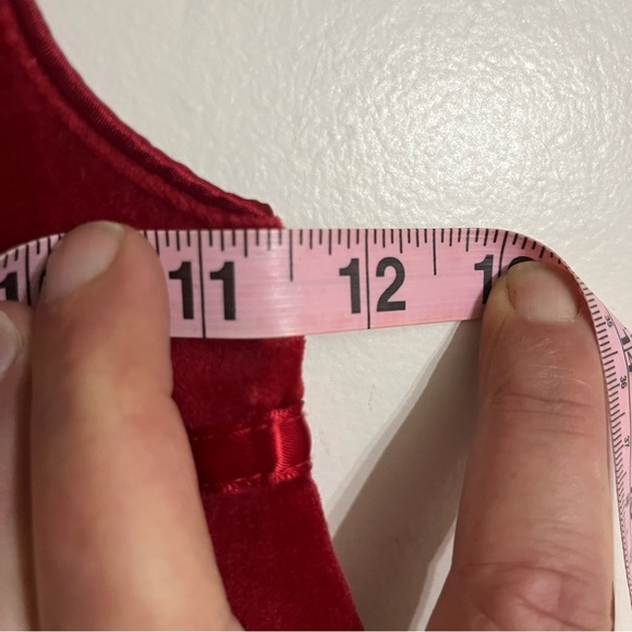 Girls Vintage Oshkosh Red Velvet Embroidered Sleeveless Dress Size 36 Months - Picture 5 of 8